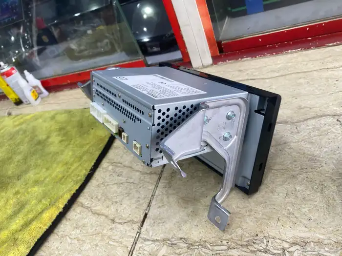 شاشة تويوتا لاندكروزر وتركب ع اغلب سيارات تويوتا 2025 1