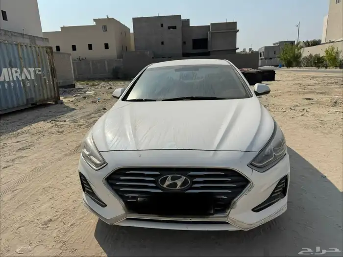 هونداي سوناتا 2018 مصدومه من الخلف كما هيا موضحه في الصوره 1