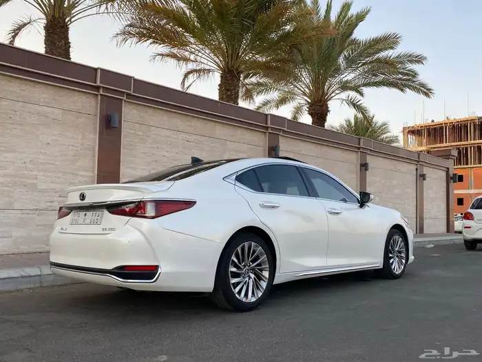 لكزس ES250 فل كامل مالك واحد ماشاء الله 5