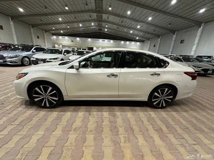 نيسان التيما موديل 2018 نظيف 4
