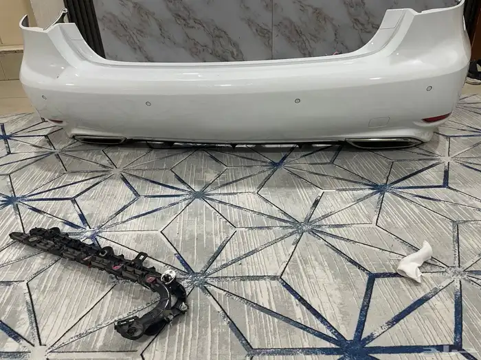 صدام خلفي لكسز Ls460 F سبورت 2015 10