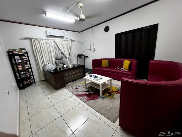 office sofa set in very good condition 0