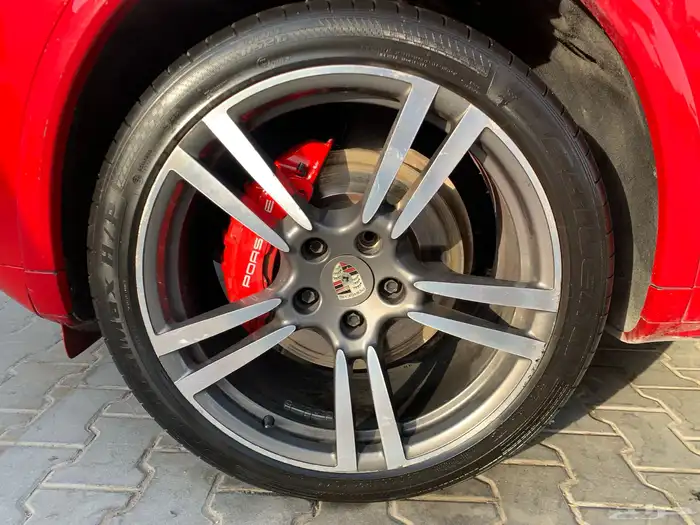 بورش كيان V8 25