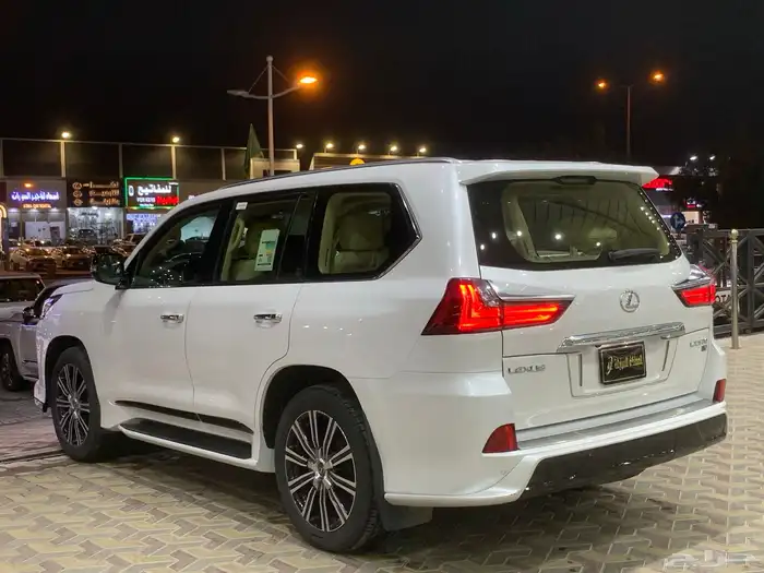 لكزس 2021 LX570 ( مخزن ) عداد قليل 5