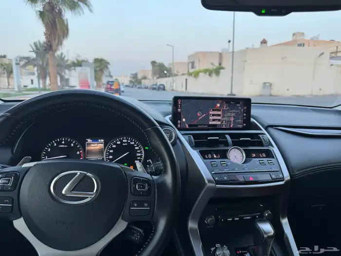 لكزس NX300 2020 4