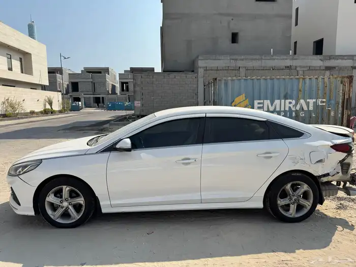 هونداي سوناتا 2018 مصدومه من الخلف كما هيا موضحه في الصوره 3