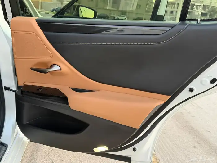 لكزس ES250 2023 فئه AA استاندر 26