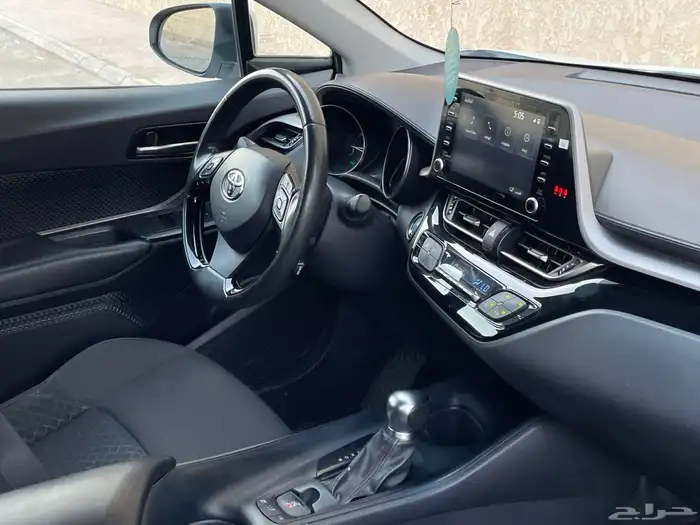تويوتا C-HR موديل 2022 40