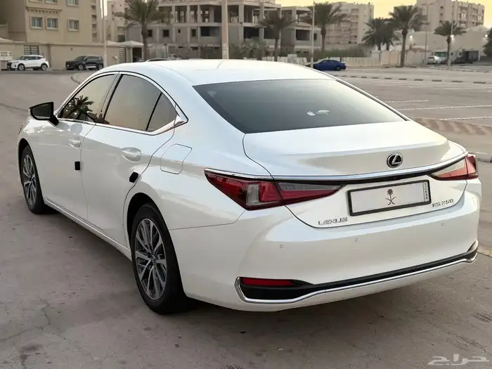 لكزس ES250 2023 فئه AA استاندر 8