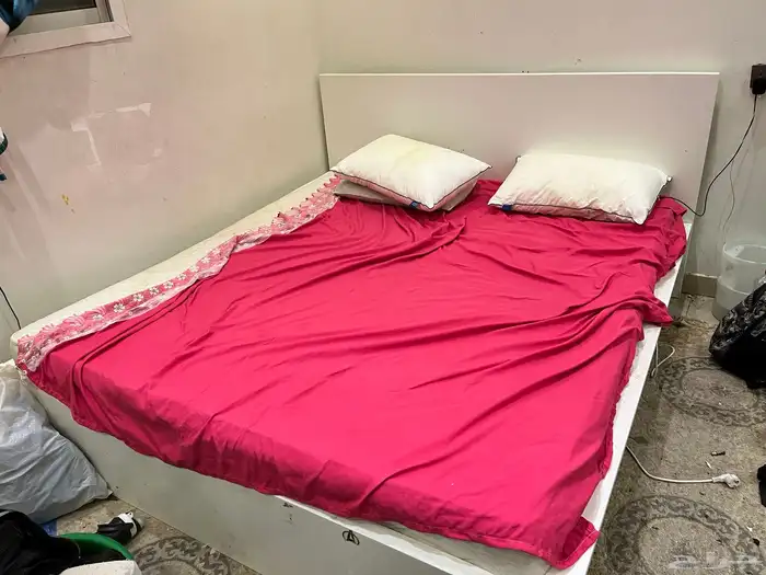 سرير 2 في 2 حالته جيده جدا  مرتبة 2