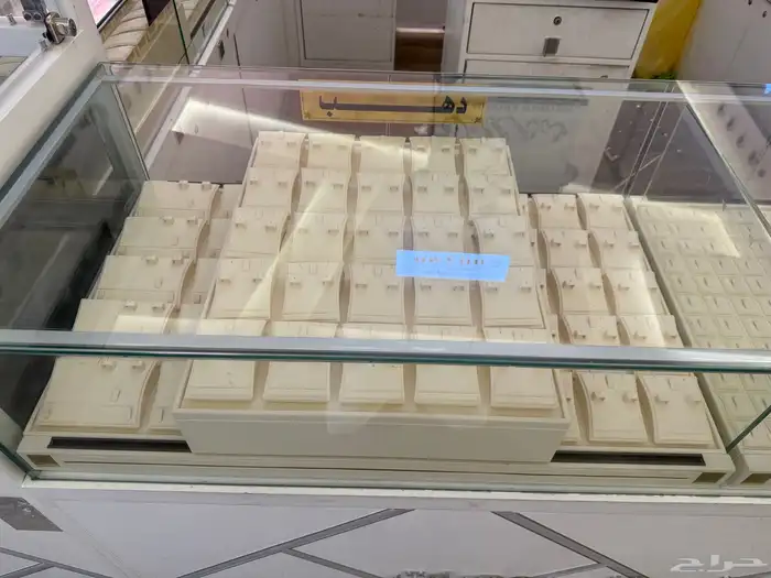 بوث ( كوشك) بقيمة 49000 مناسب للمجوهرات والفضه والاكسسوار 18