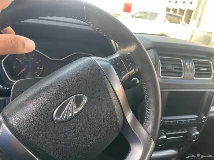 وانيت مهانيدرا 2022 للبيع ديزل اوتامتيك 12