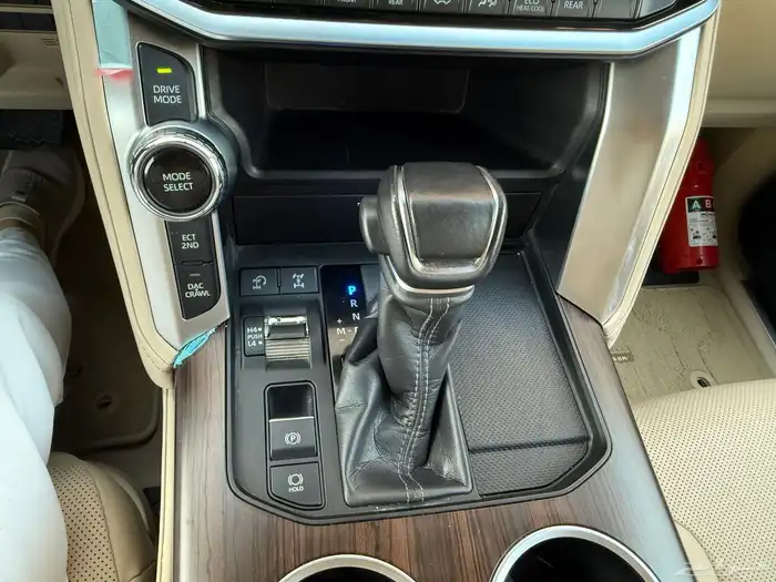 لندكروزر 2023 L4 31