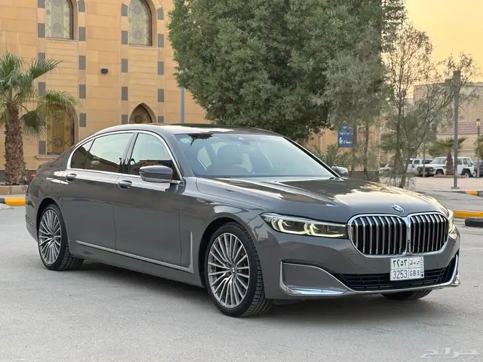 بي ام 740 2
