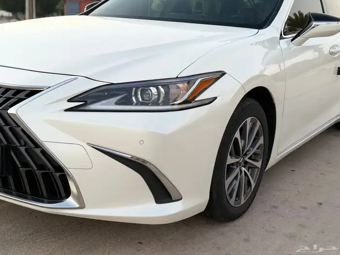 لكزس ES250 2023 فئه AA استاندر 16