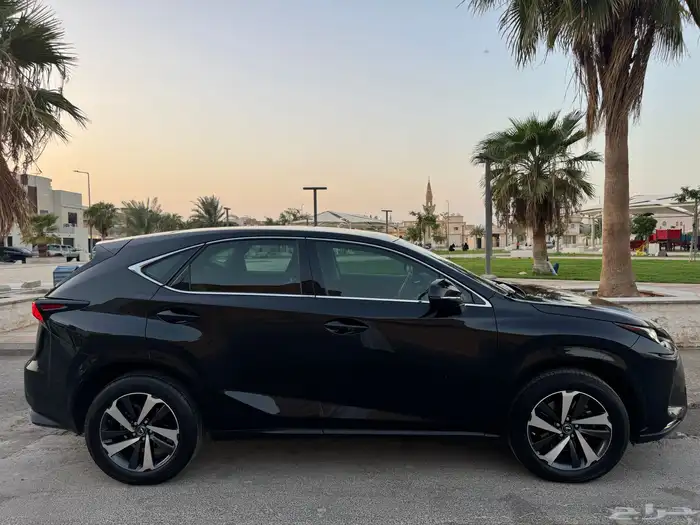 لكزس NX300 2020 2