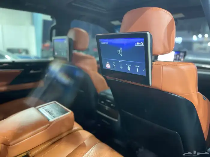 لكزس LX570 2020 11
