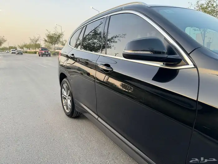 بي ام دبليو X1 مخزن بحالة الوكالة 9