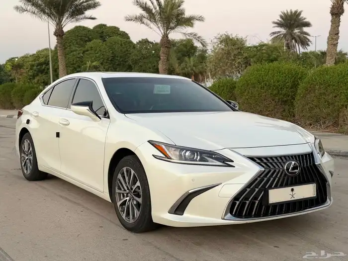 لكزس ES250 2023 فئه AA استاندر 3