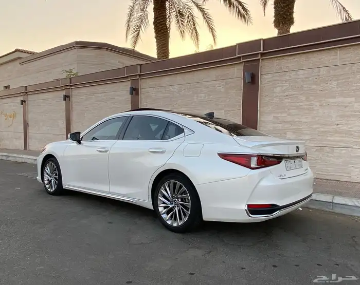 لكزس ES250 فل كامل مالك واحد ماشاء الله 20