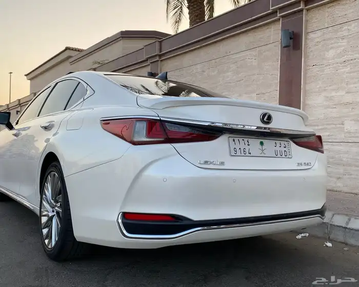 لكزس ES250 فل كامل مالك واحد ماشاء الله 21