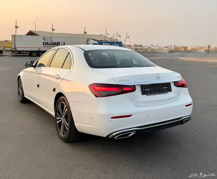 مرسيدس E250 فل كامل فتحه 2021 بحالة الوكاله للبيع 3