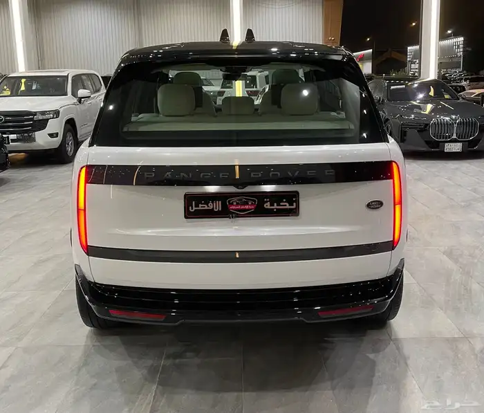 رنج روفر HSE V6 فل اوبشن 2023 3