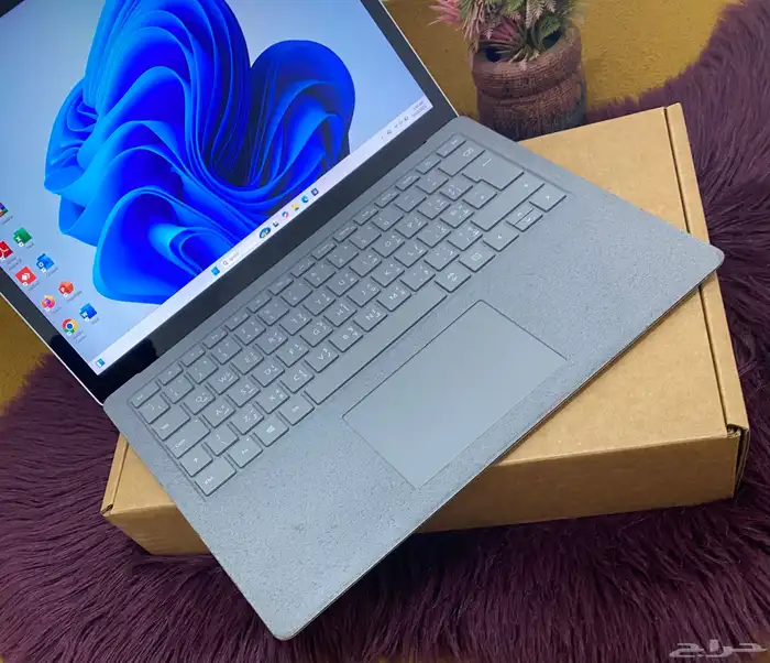 مايكروسوفت سيرفيس لابتوب شاشه لمس كورi5 8 جيجا رام 256 ssd 9