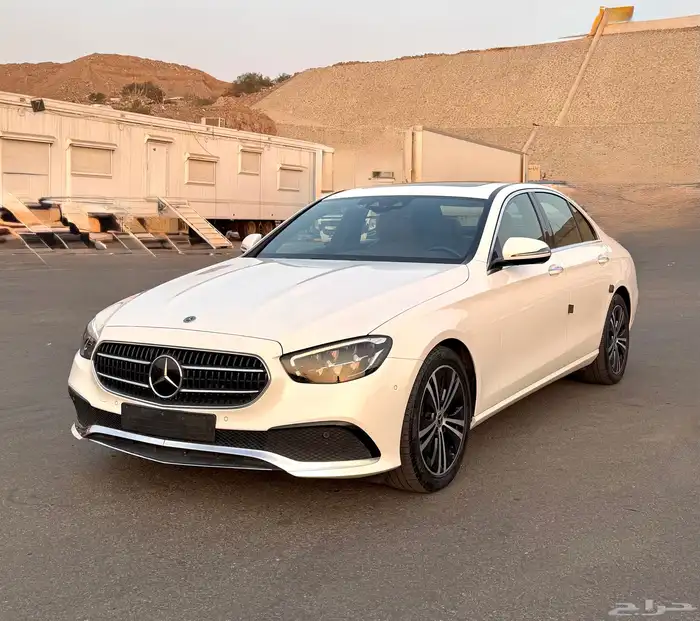 مرسيدس E250 فل كامل فتحه 2021 بحالة الوكاله للبيع 0