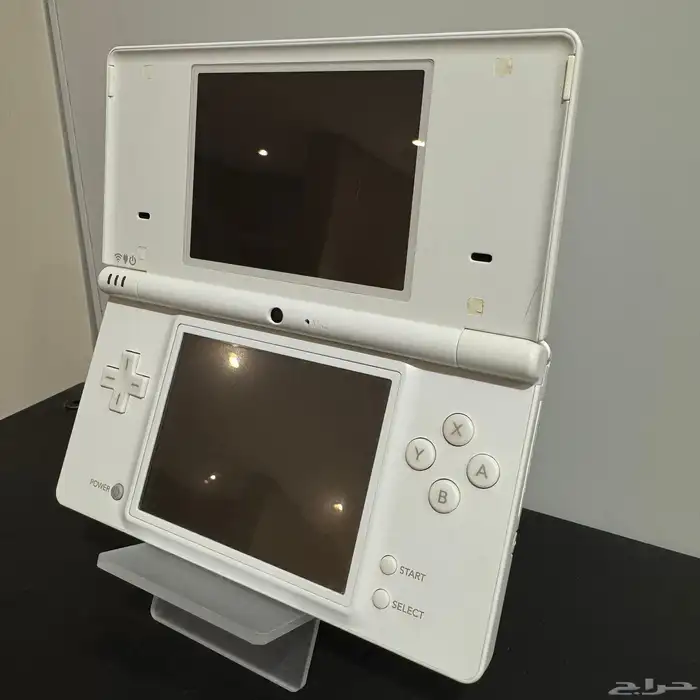 Nintendo DSi مهكر مع العاب 1