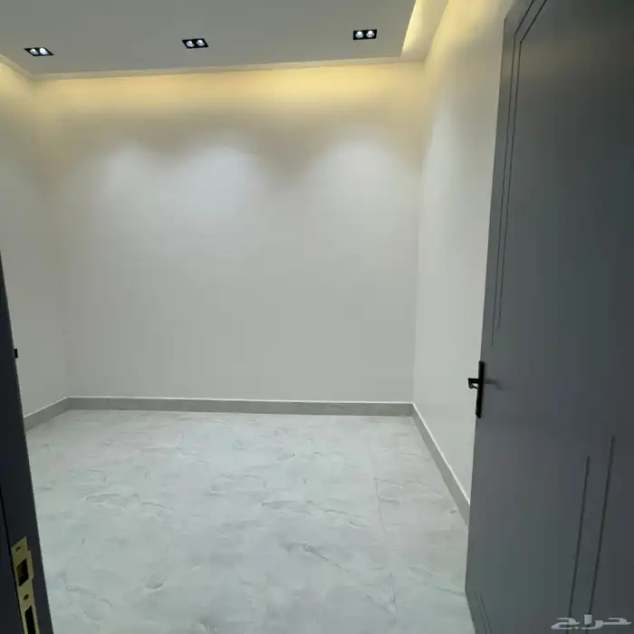 شقه سطح للبيع 1