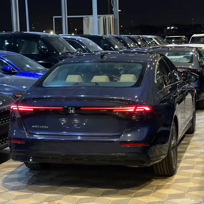 هوندا  اكورد نص فل 2025بسعر 126000 شامل الضريبه واللوحات 4