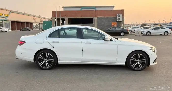 مرسيدس E250 فل كامل فتحه 2021 بحالة الوكاله للبيع 6