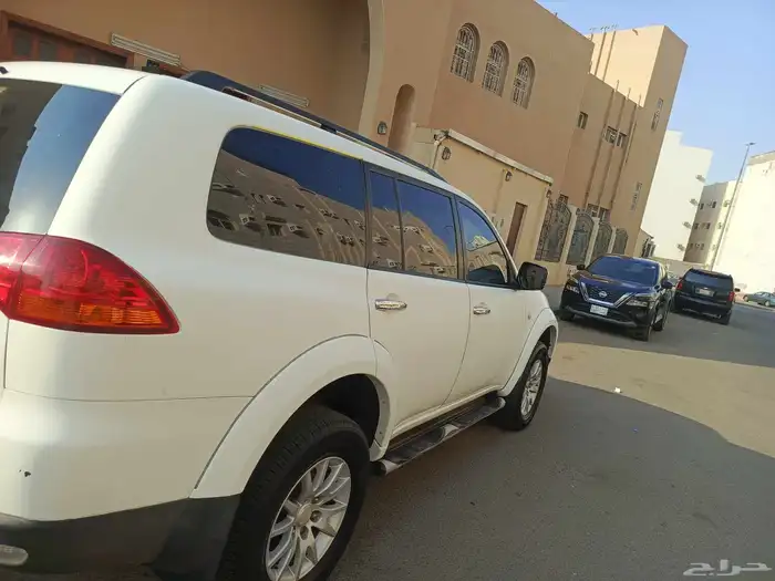 باجيرو سبورت نظيف موديل 2012 شرط مكينه دبلات قير 9