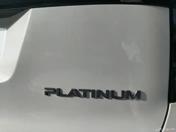 نيسان باترول بلاتينيوم V6 تنفس طبيعي موديل 2025 سعودي 4