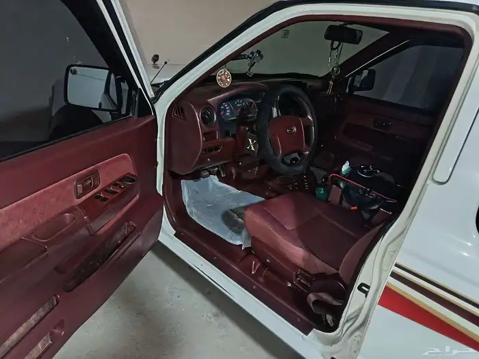 نيسان بيكب 2015. 2