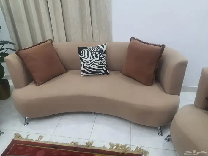 ثلاث اطقم كنب للبيع 5