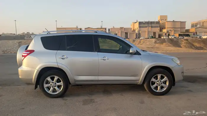 تايوتا RAV4 2012 1