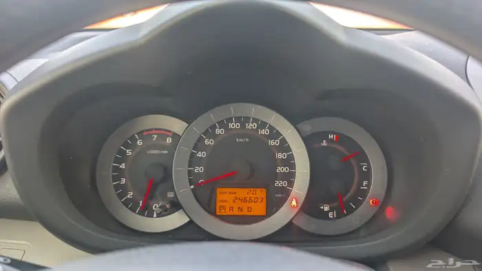 تايوتا RAV4 2012 4