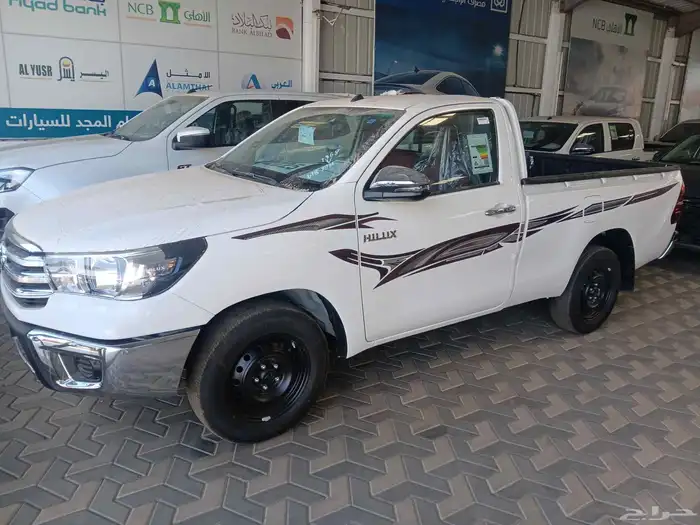 تويوتا هايلوكس غماره بنزين موديل 2025 9