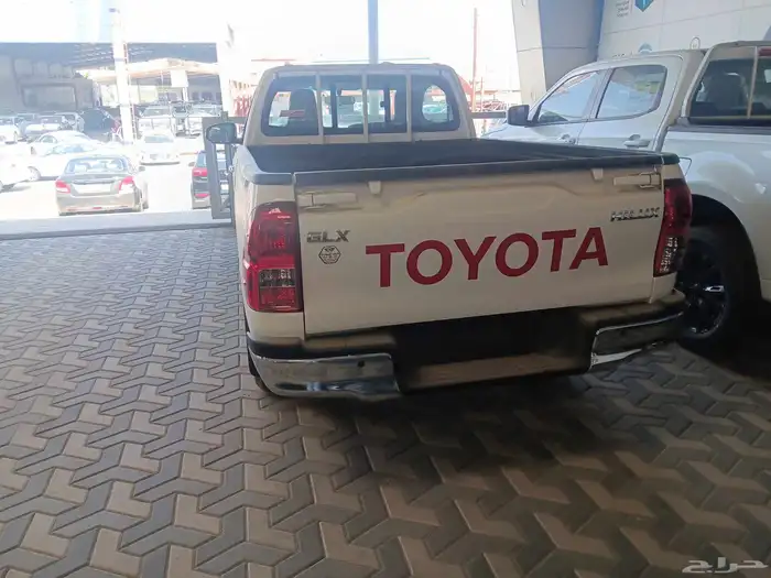 تويوتا هايلوكس غماره بنزين موديل 2025 3