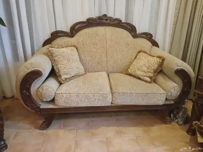 كنب فخم ستائر مدخل طاولة 6