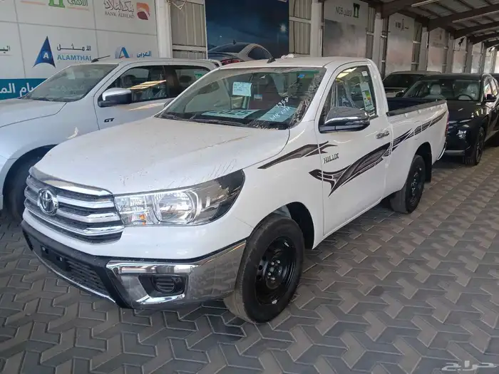 تويوتا هايلوكس غماره بنزين موديل 2025 8