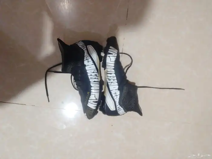 جزمة كرة قدم مقاس ( 38 ) 0