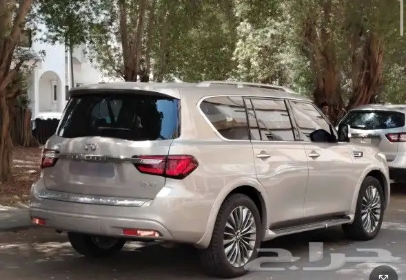 للبيع انفنيتي QX80 2021 بودي وكالة 4