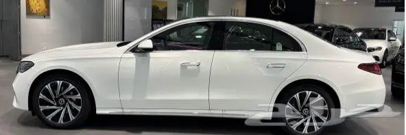 E-class E300 (بنزين) 2025 4