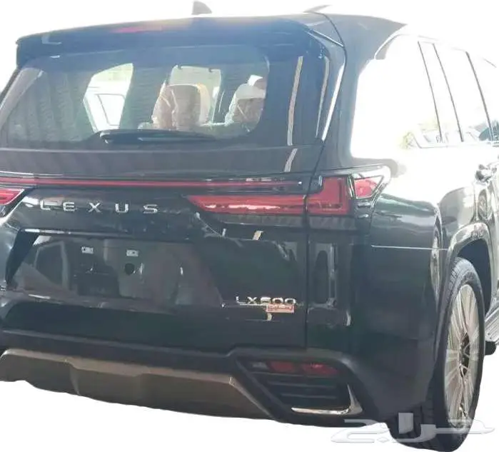لكزس LX600.BBموديل 2025 بنزين حبه فقط لون اسود 6