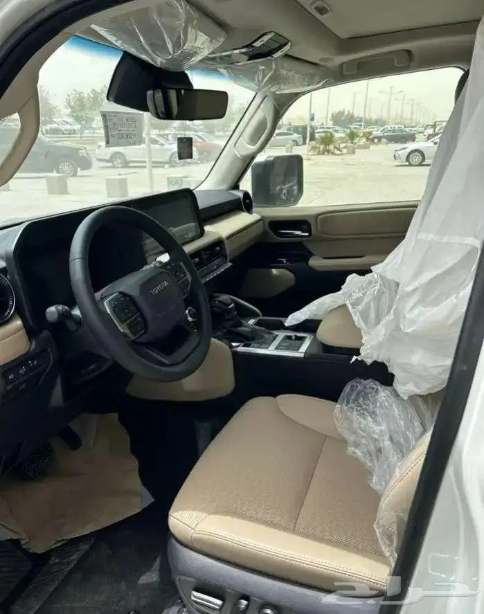 تويوتا برادو TXL2 بنزين 2025 اصفار 4