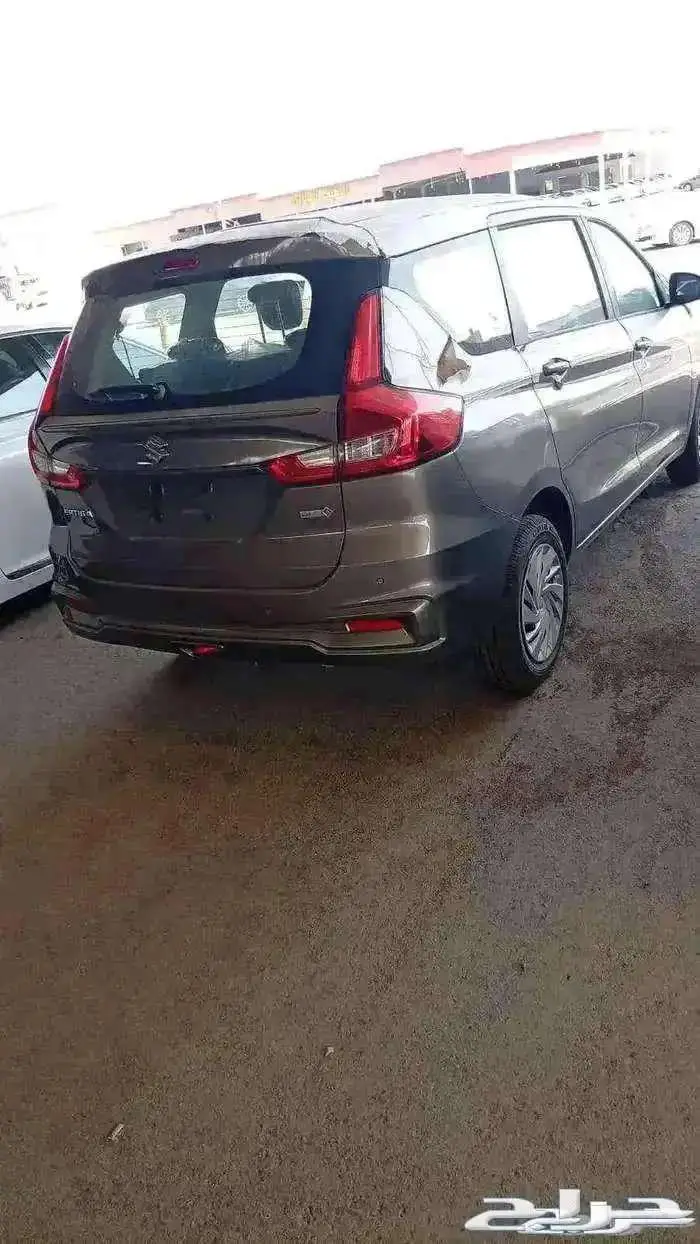 سوزوكي ارتيجا 4