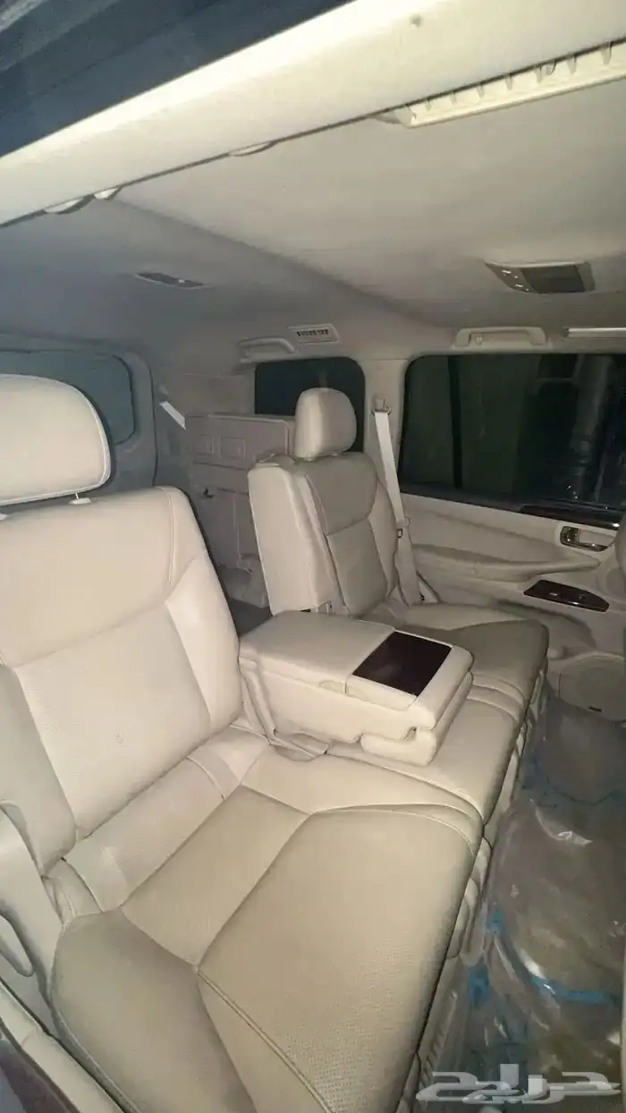 لكزس LX570 2012 مخرن 19